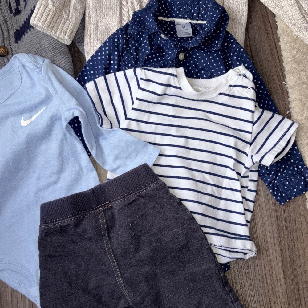 Bundle of 6 9 month outfits carters and more - Picture 4 of 12